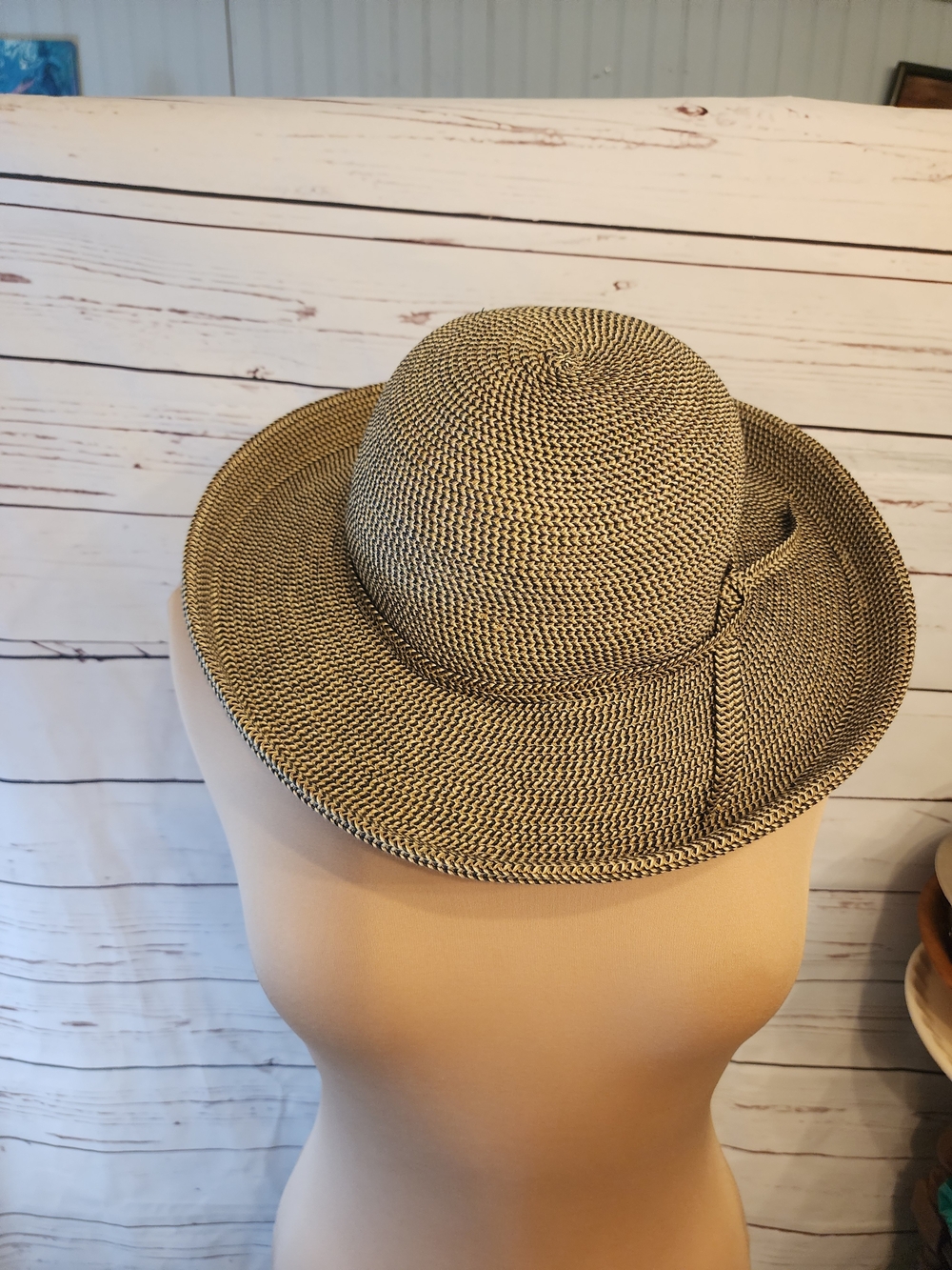 Woven Straw Sun Hat in Black and Natural Travel Kettle Brim